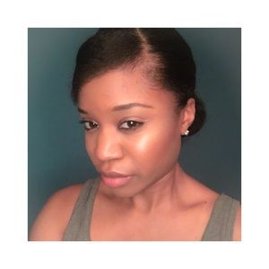 Meet your Posher, Afiya