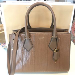 🎀Michael Kors Collection LG Satchel