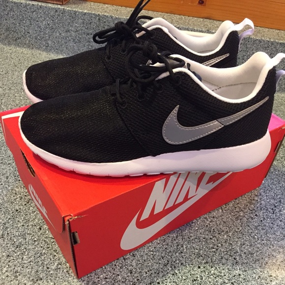 ❌SOLD❌Nike Roshe Runs