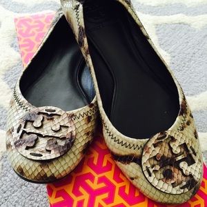 Auth Tory Burch monarch snake print flats sz 6.5