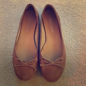 Beautiful tan ballet flats!