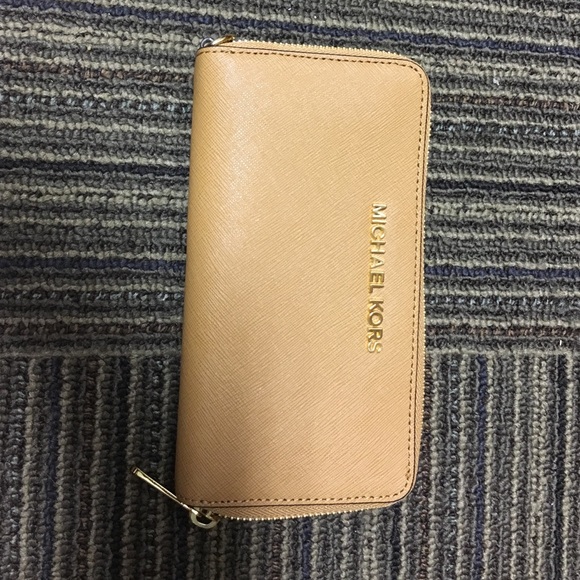Michael Kors Wristlet