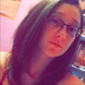 Meet your Posher, Alivia
