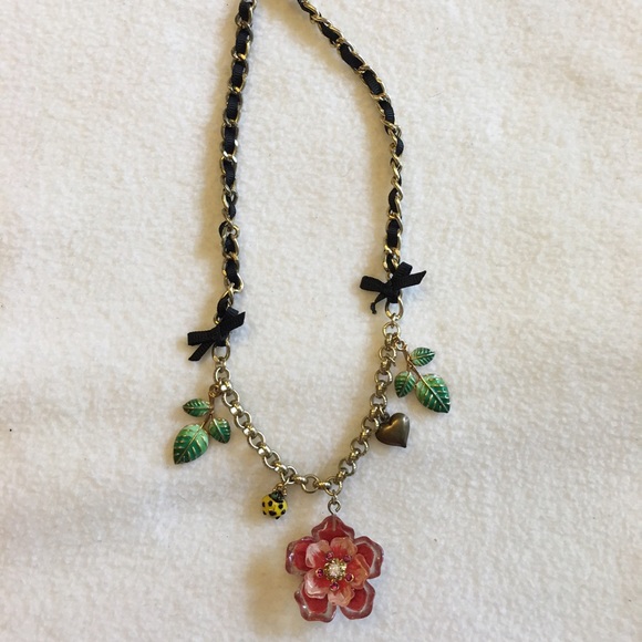 New Betsey Johnson Necklace NWOT