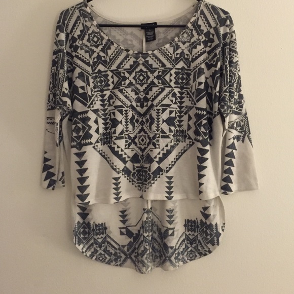 Rue 21 quarter sleeve light t-shirt