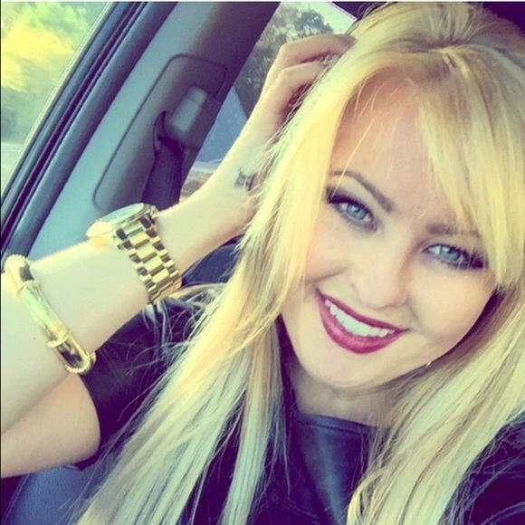 Meet your posher, Michele