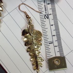 Vintage Jewelry - Gold Dipped Fairy Leaves Ferns Earrings Shine Vintage Jewelry - Gold Dipped Fairy Leaves Ferns Earrings Shine