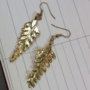 Vintage Jewelry - Gold Dipped Fairy Leaves Ferns Earrings Shine Vintage Jewelry - Gold Dipped Fairy Leaves Ferns Earrings Shine
