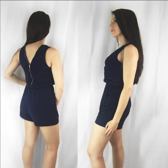 ❗️1 LEFT SIZE SMALL- NAVY ZIPPER RUCHED ROMPER - Picture 3 of 4