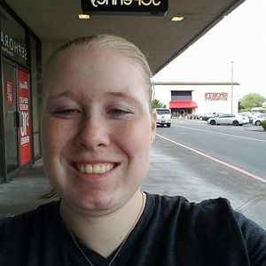 Meet your Posher, Rena