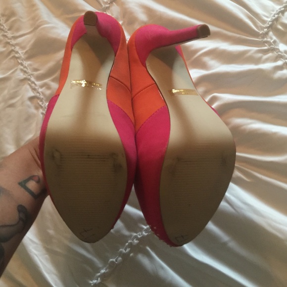 Shoes - Picture 2 of 4