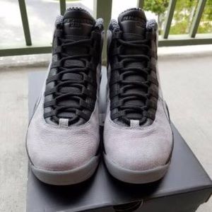 Air Jordan 10's