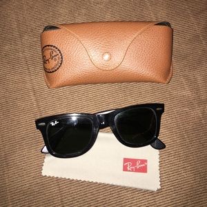 black Rayban wayfarers