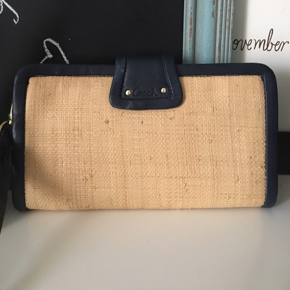 COACH • Natural Straw& Leather Clutch - Picture 2 of 4