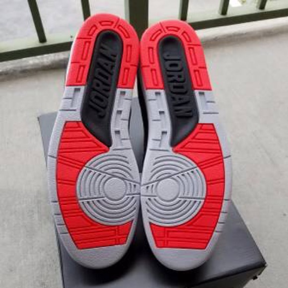 Air Jordan 2's - Picture 3 of 4