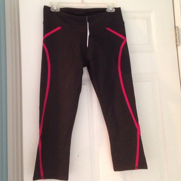 NWT Fabletics work out outfit - Picture 3 of 4