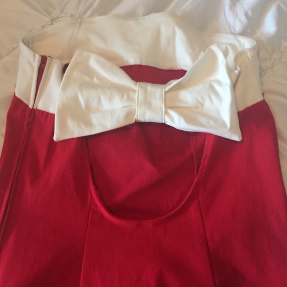 Red dress - Picture 4 of 4