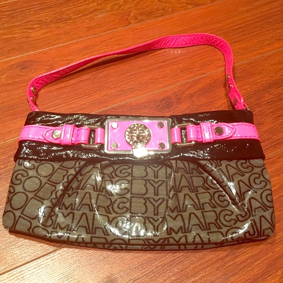 Marc Jacobs printed logo zip neon pink purse
