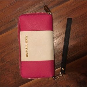 Michael Kors wristlet
