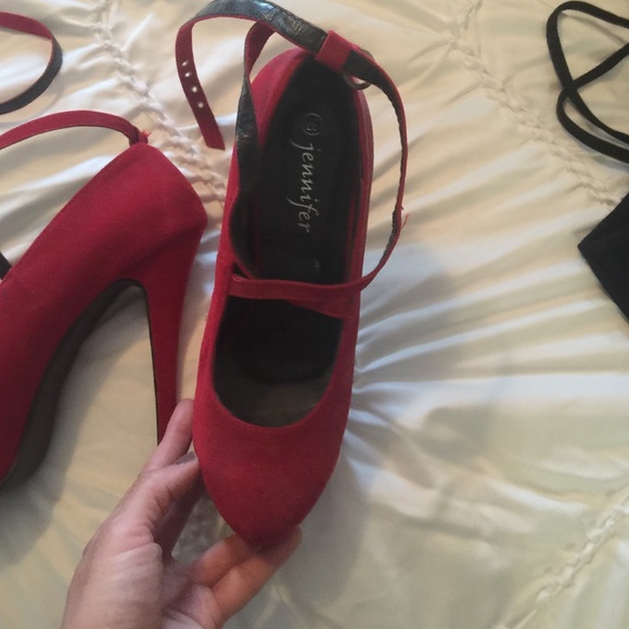 Shoes - Picture 4 of 4