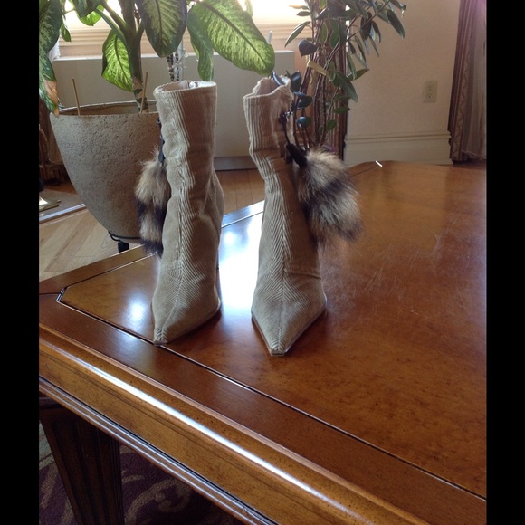 Cesare Paciotte corduroy short boots sz 36