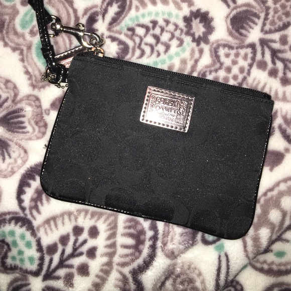 BLACK WRISTLET FROM COACH