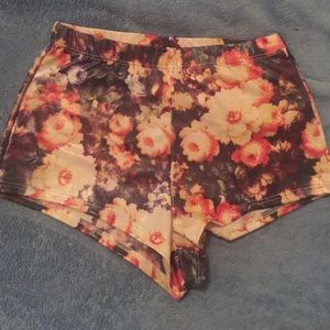 A Nice pants with flowers