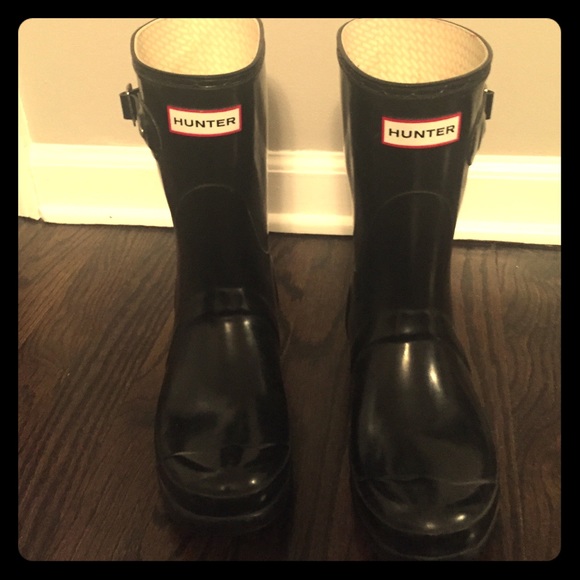 Black hunter boots