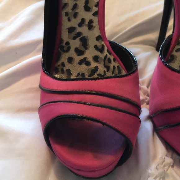 Pink heels - Picture 2 of 4