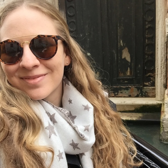 Meet your Posher, Phoebe - Picture 1 of 1