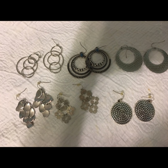 Lia Sophia Earrings - Picture 1 of 1