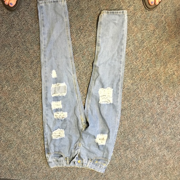 ripped skinny jeans women's