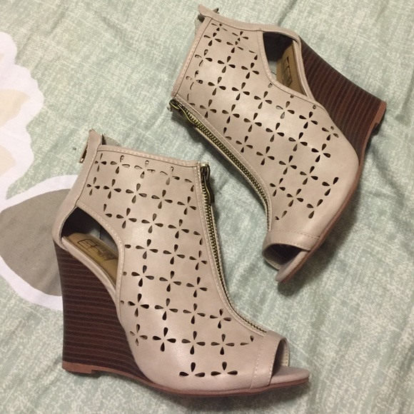 Shoes - Open Toe Wedges