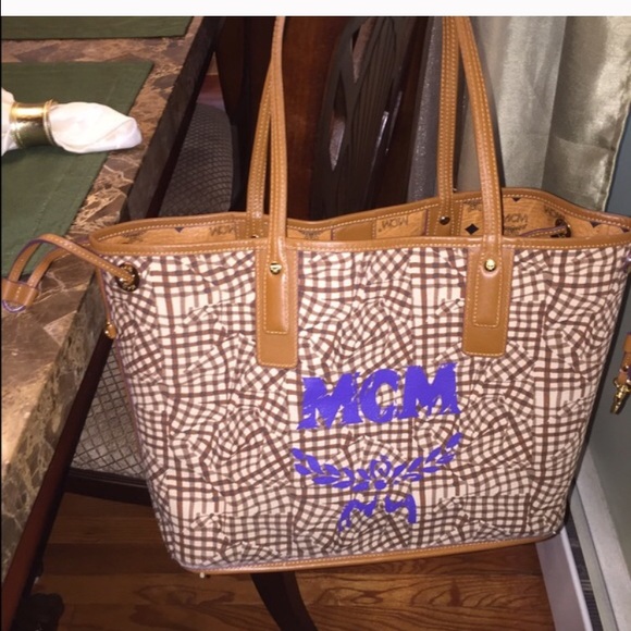 MCM TOTE BAG 1000% authentic