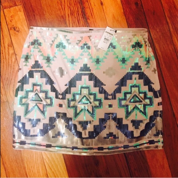 NWT Express Aztec mini skirt - Picture 3 of 4