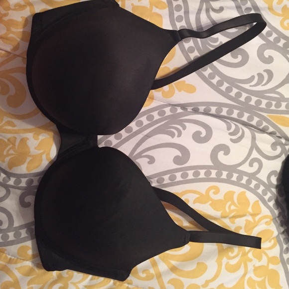 NWOT black vs bra!