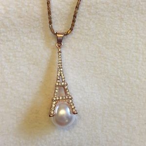 New Betsey Johnson Eiffel Tower Necklace