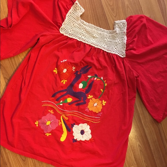 VaVa Sammy embroidered top in size medium