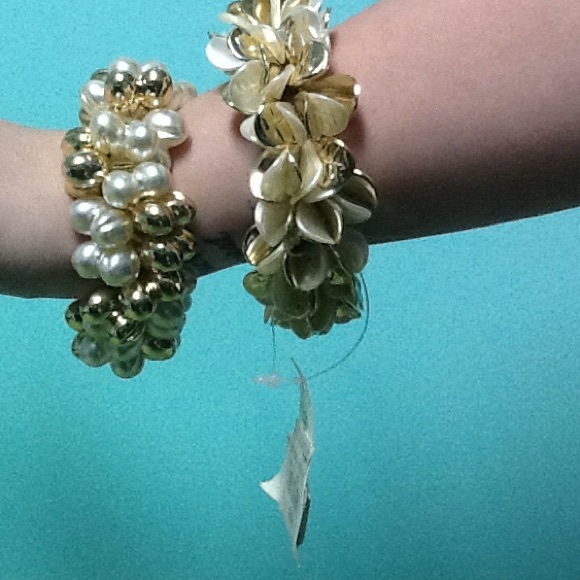 Gold and ivory costume jewelry bracelets - Picture 4 of 4