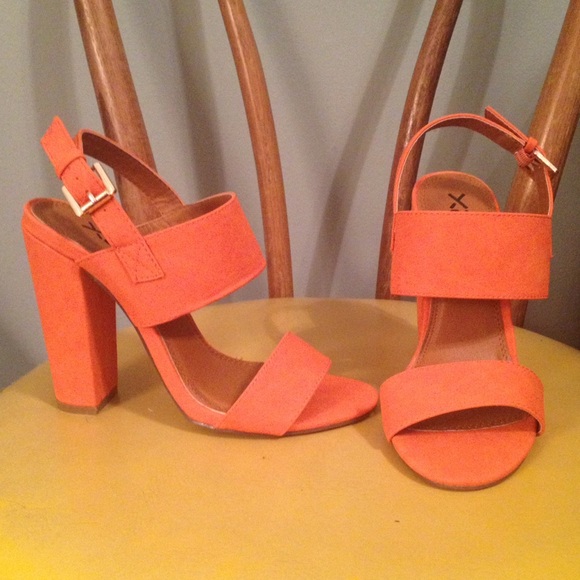 Shoes - NWT Orange chunky heels