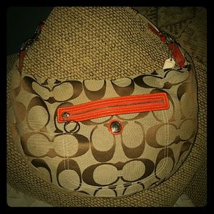 Coach Signature Daisy Hobo Logo Canvas Khaki Bag?