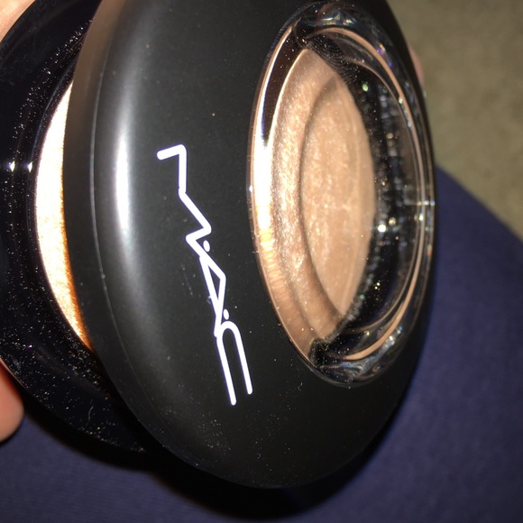 mac soft and gentle highlighter
