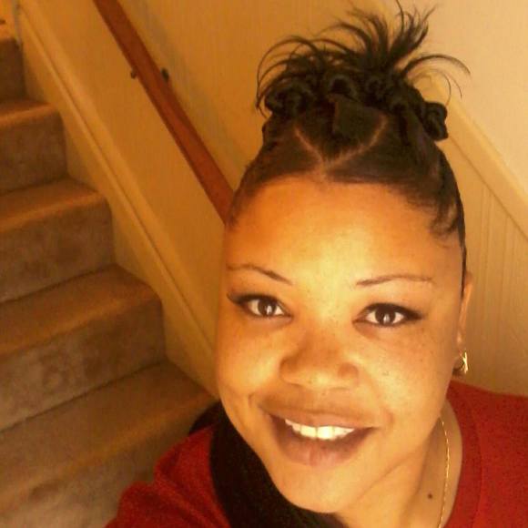 Meet your Posher, Nicole - Picture 1 of 1