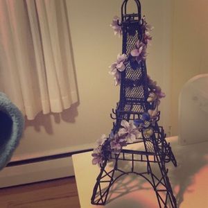 Eiffel Tower decor