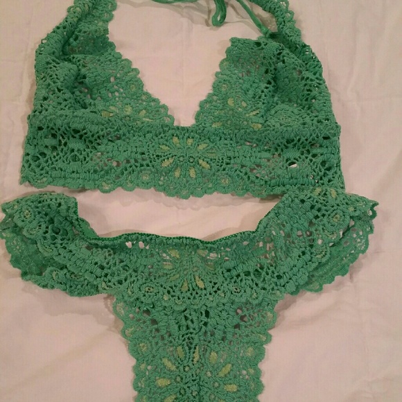 2 PC Frederick's Bra & Thong Panty Set