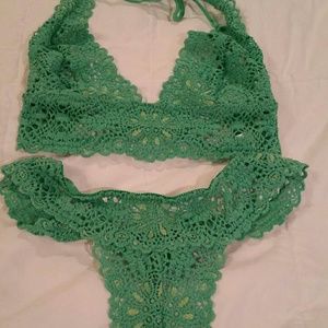 2 PC Frederick's Bra & Thong Panty Set