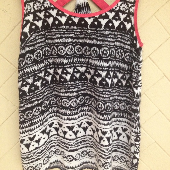 ❗️Gone 9/30❗️Charlotte Russe Printed Top - Picture 2 of 4