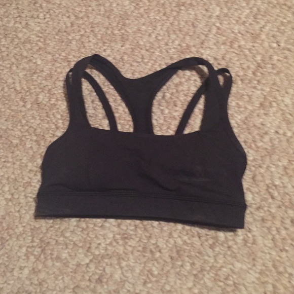 Lululemon sports bra size 4