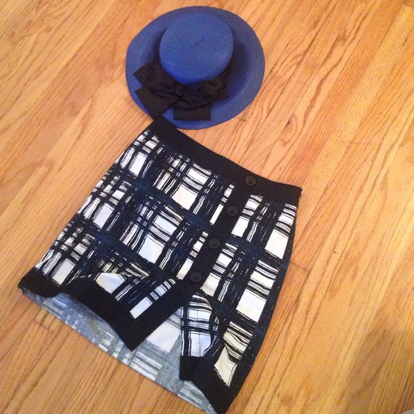 Ann Taylor size 6 skirt with buttons