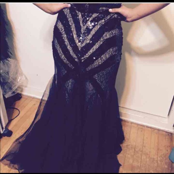 Beautiful JOVANI evening gown - Picture 3 of 7